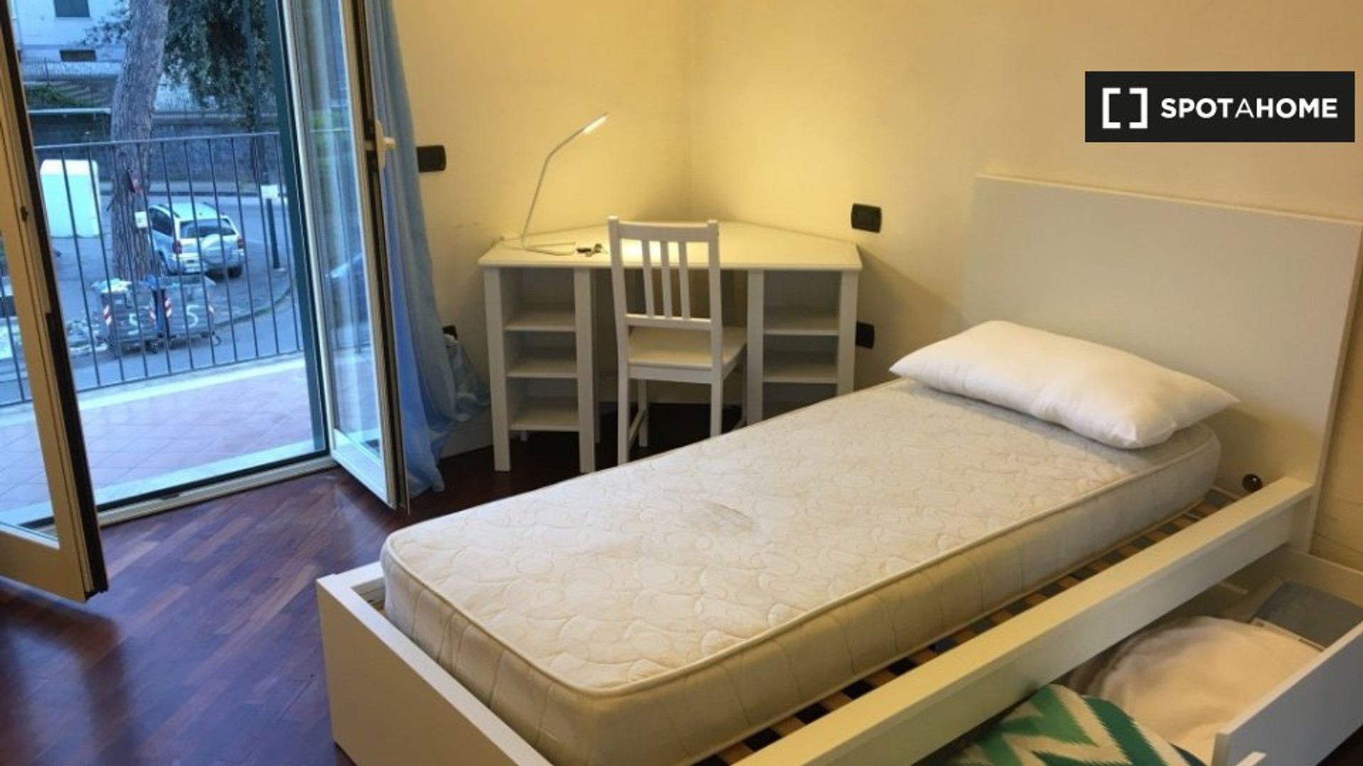 Stanza in affitto in appartamento condiviso a Napoli