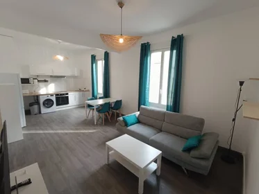 Quarto privado em Avignon, 84000, imagem 1 de 8