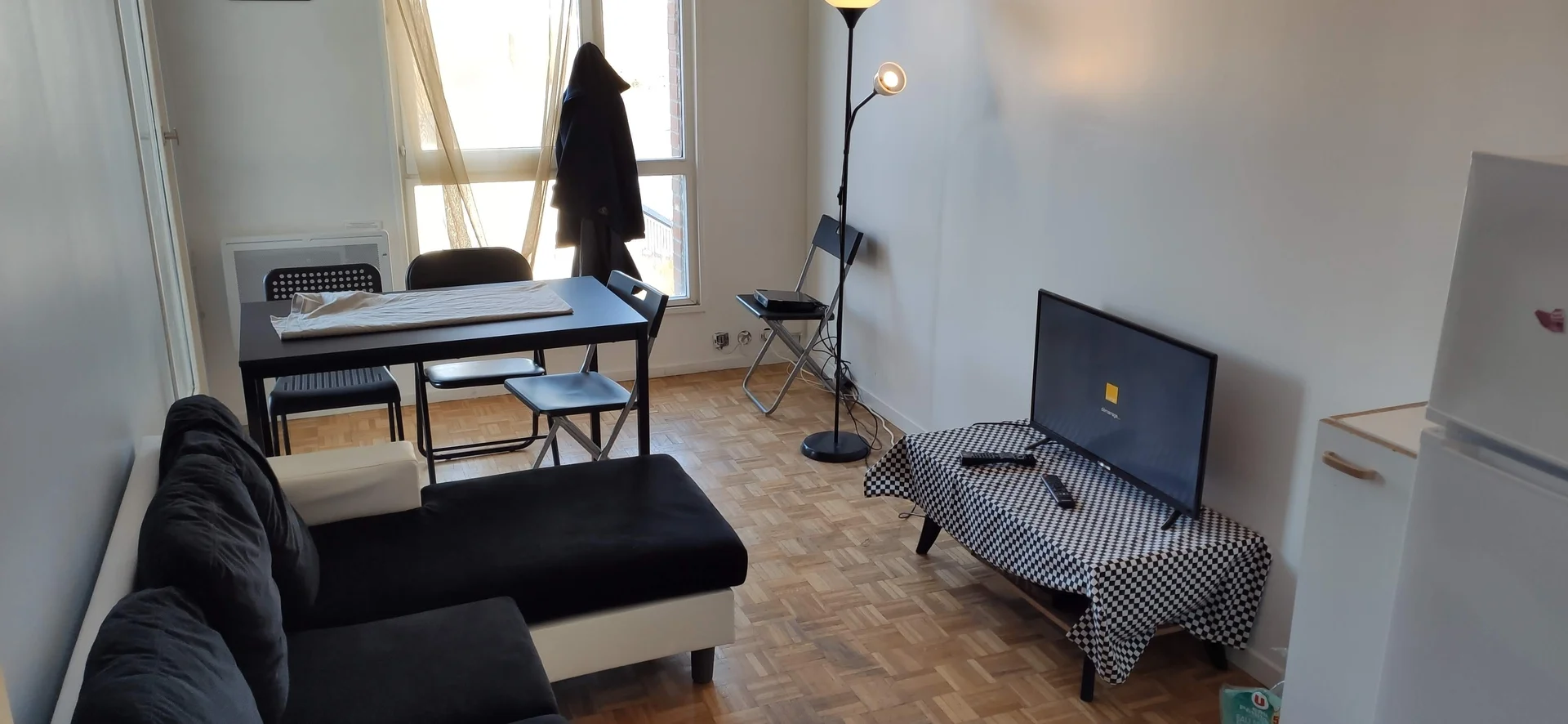 Habitación estudiantil económica con ubicación conveniente en 