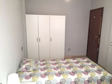 Zimmer mit Doppelbett zu vermieten Alicante-alacant