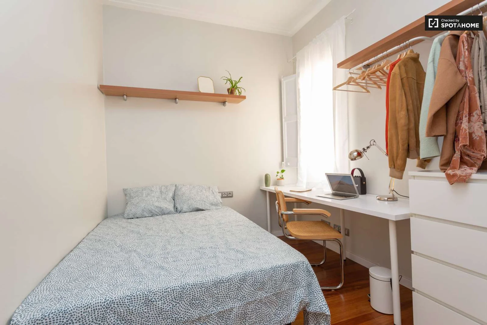 Chambre à louer dans un appartement d'étudiant à , entièrement meublée