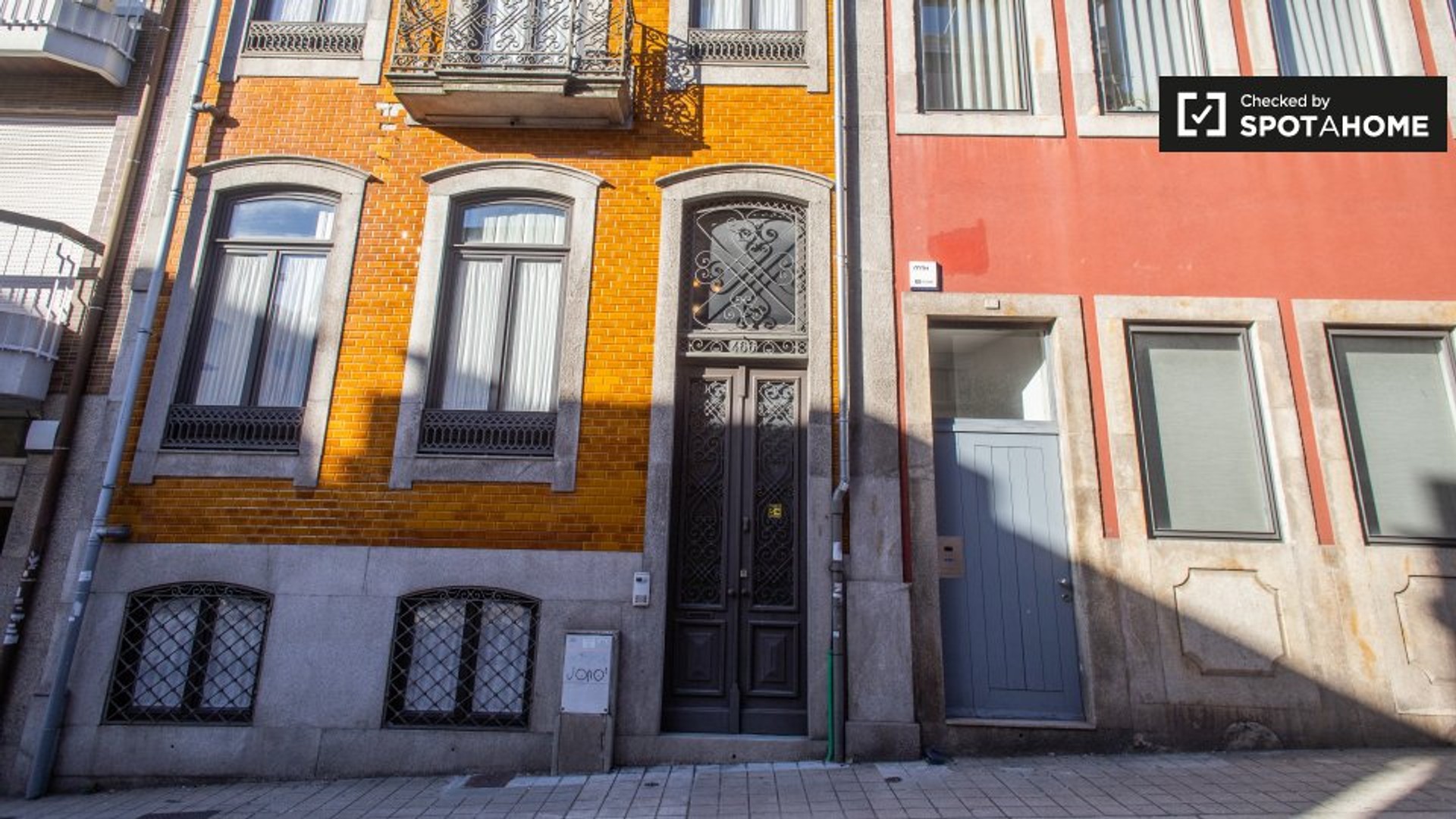 Centralnie położone mieszkanie w Porto