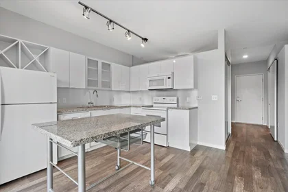 Studio in residence at 2626 South Tunnel Blvd, Pittsburgh, PA 15203, United States, image 14 of 49