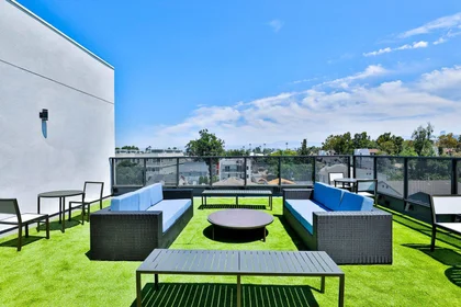 Private room at 1073 Exposition Blvd, image 13 of 13