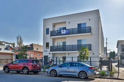 Stanza privata in 1164 W 37th Pl, immagine 1 di 10