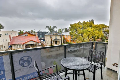 Stanza privata in 1164 W 37th Pl, immagine 5 di 19