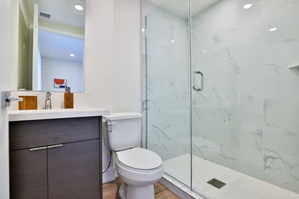 Stanza privata in 1164 W 37th Pl, immagine 7 di 19