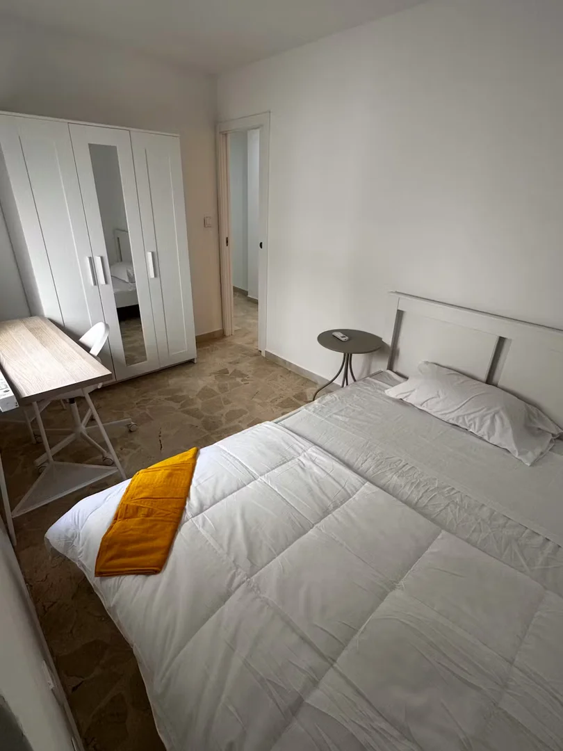 Chambre à louer dans un appartement d'étudiant à , entièrement meublée