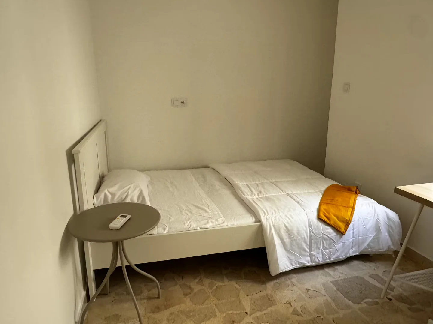 Chambre d'étudiant confortable et spacieuse dans 