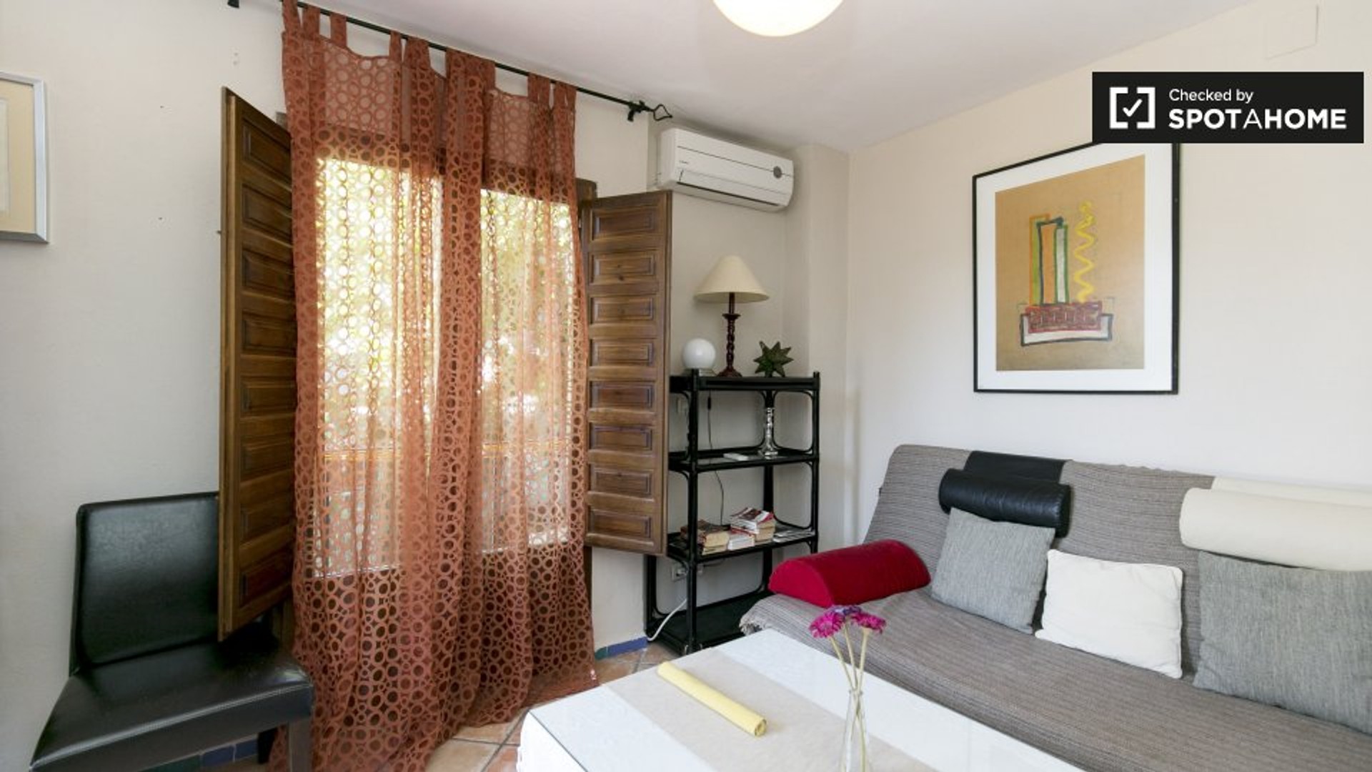 Apartamento totalmente mobilado em Granada