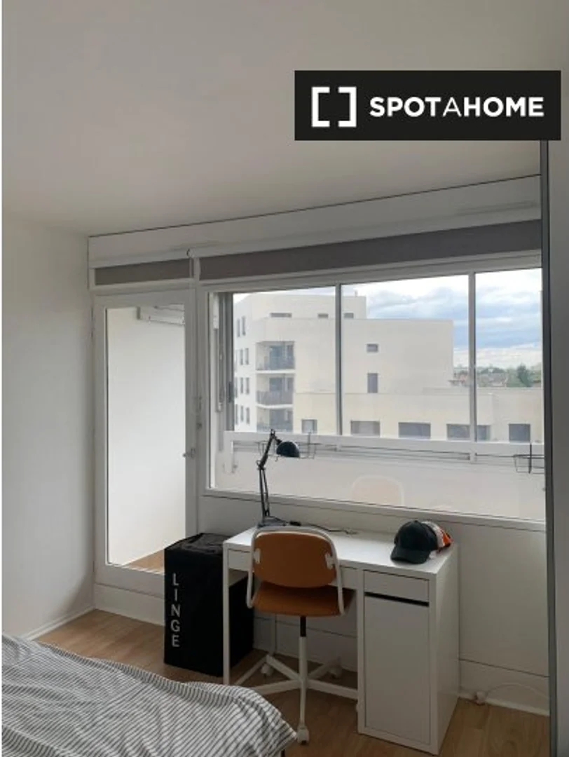 Quarto amigo do estudante em  com comodidades modernas