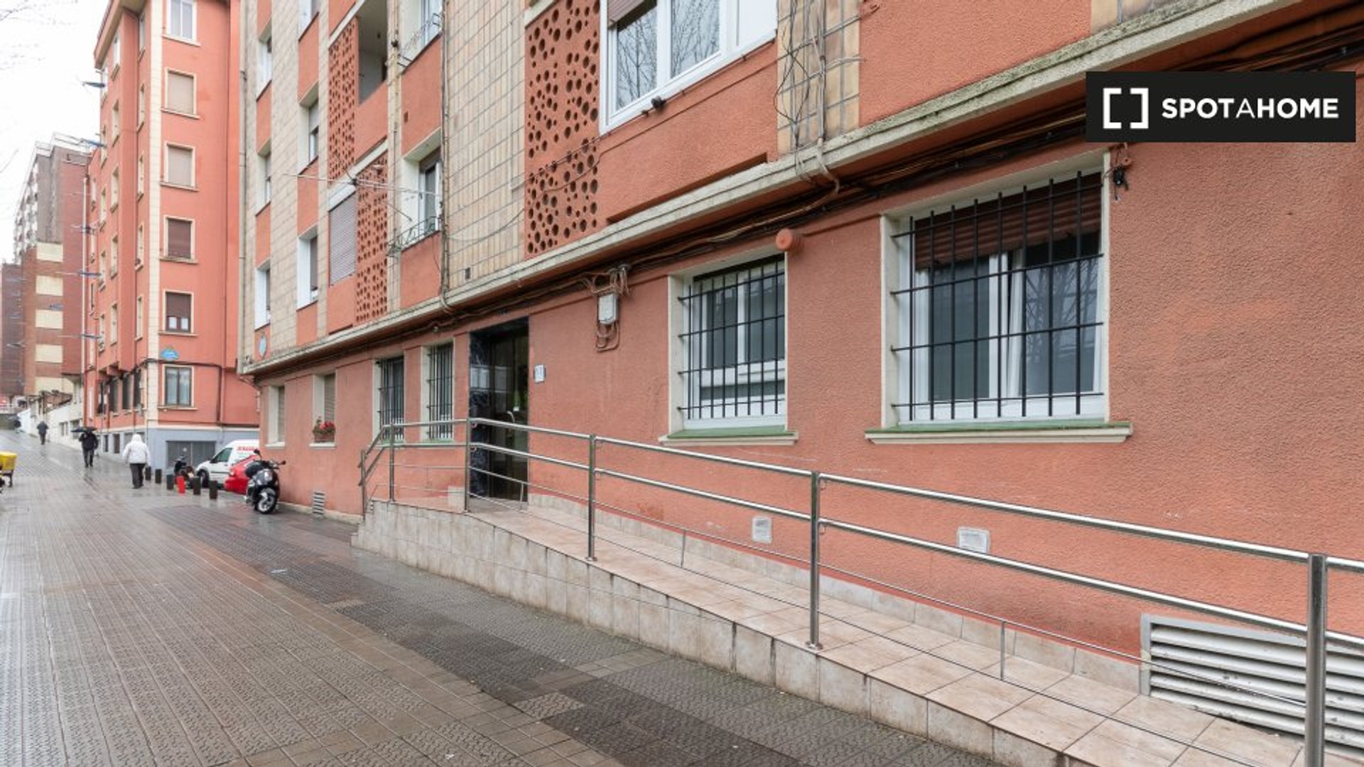 Komplette Wohnung voll möbliert in Bilbao