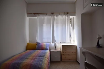 Günstiges Privatzimmer in {area}