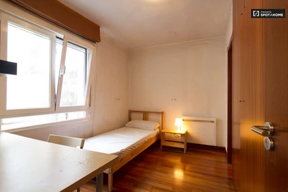 Quarto para alugar com cama de casal em Bilbao