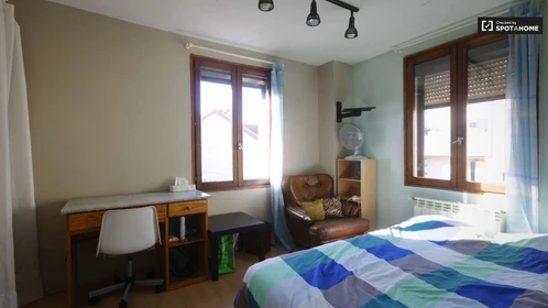 Room for rent with double bed Issy-les-moulineaux