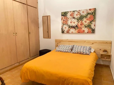 Cheap private room in Malaga