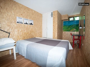 Quarto para alugar ao mês em Estoril