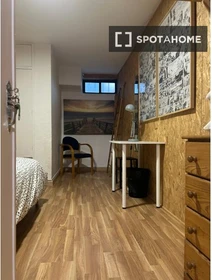 Private room at Av. Infante Dom Henrique, 2775 Parede, Portugal, image 13 of 19