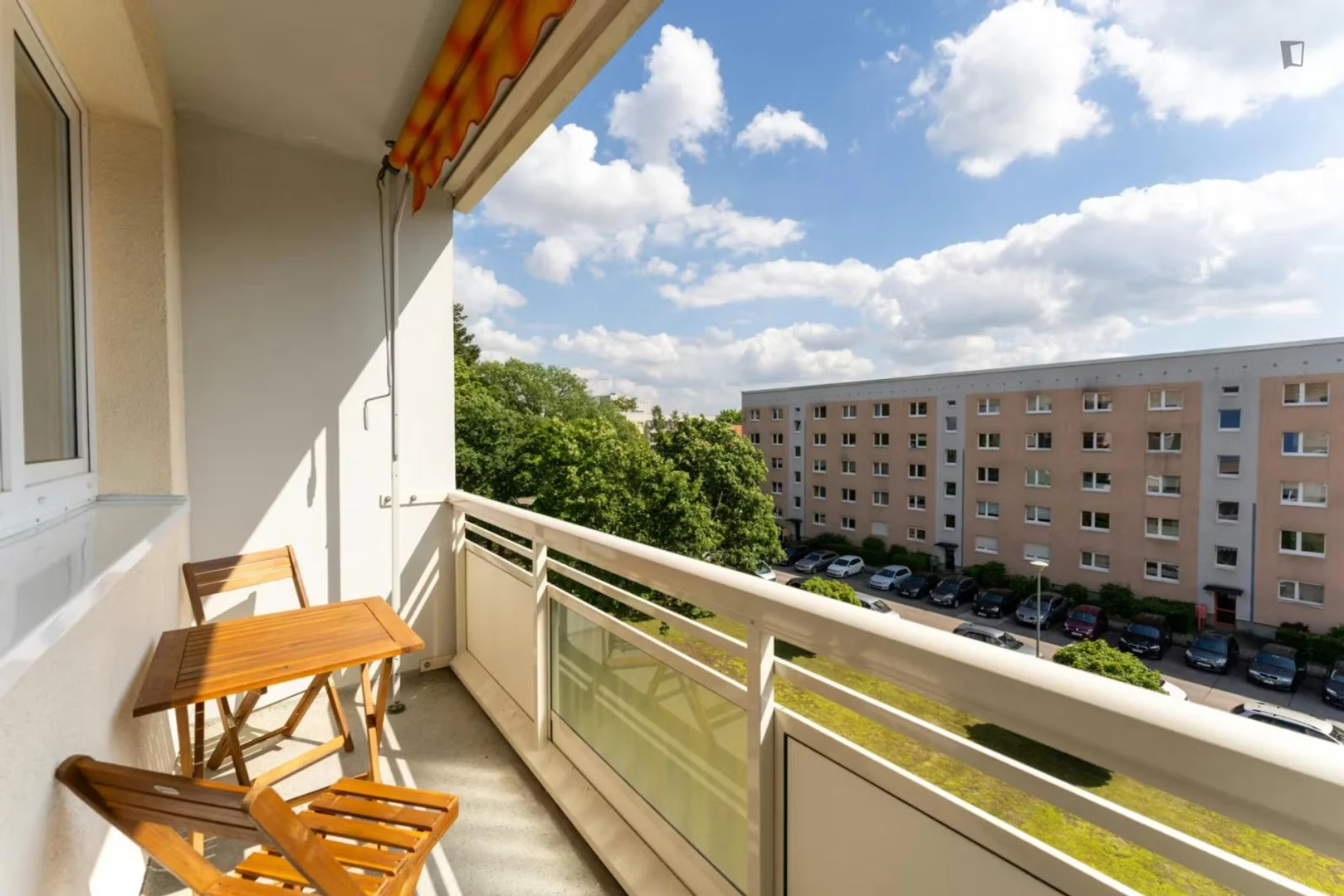 Chambre conviviale pour les étudiants dans  avec des équipements modernes