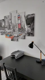 私人房间 在 Avenida Dom João I, 16的图像3