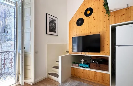 Logement entier à Largo da Sé Velha, image 6 de 15