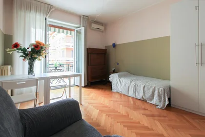 Stanza privata in Via Stendhal, immagine 1 di 10