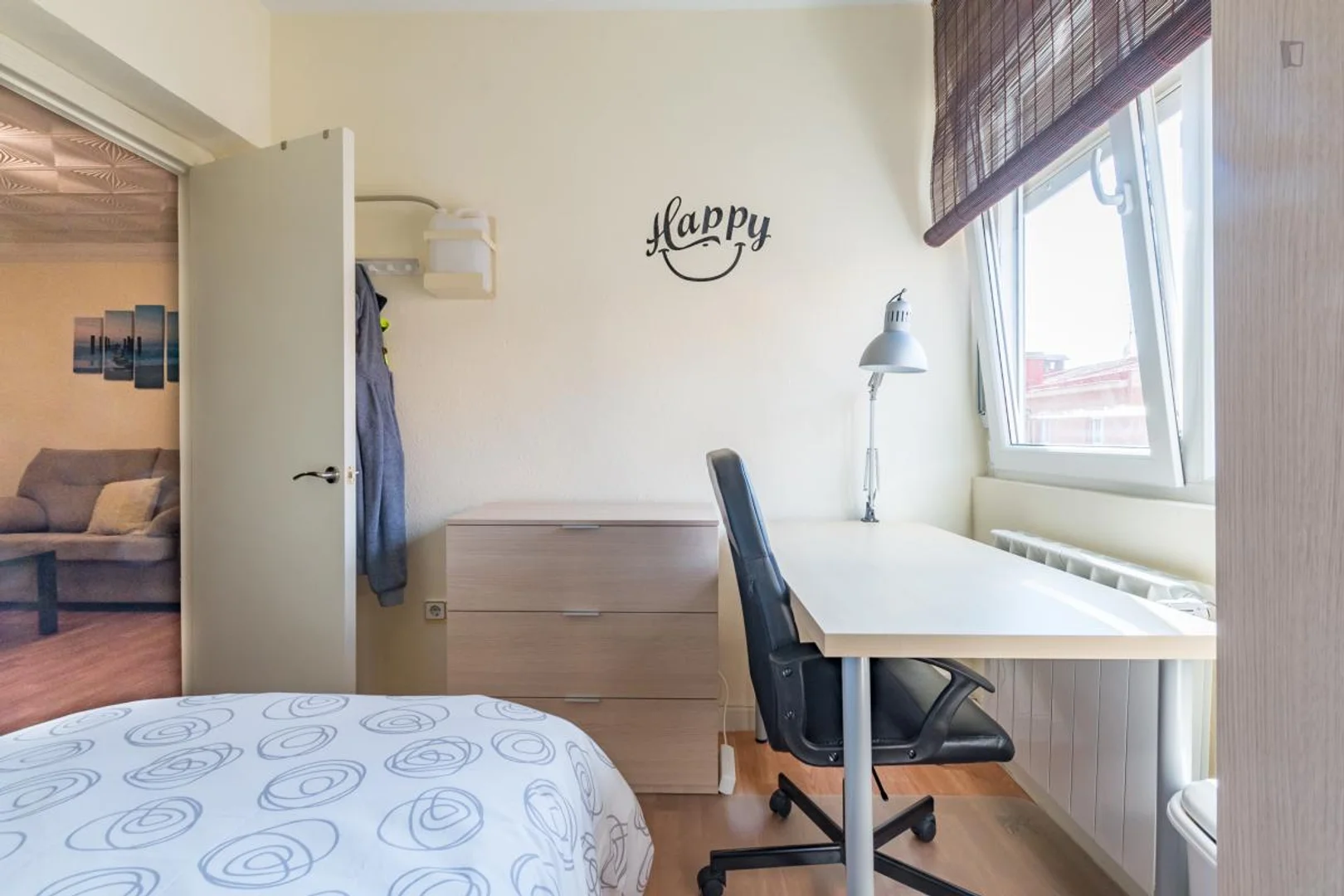 Chambre conviviale pour les étudiants dans  avec des équipements modernes
