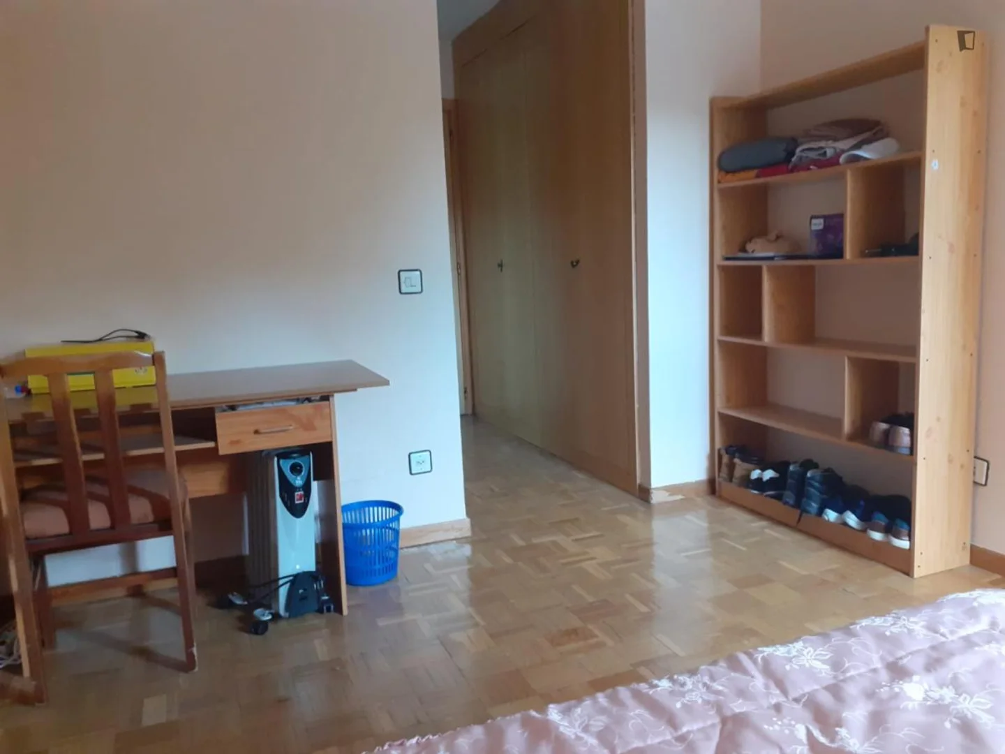 Economical student room with convenient location in 