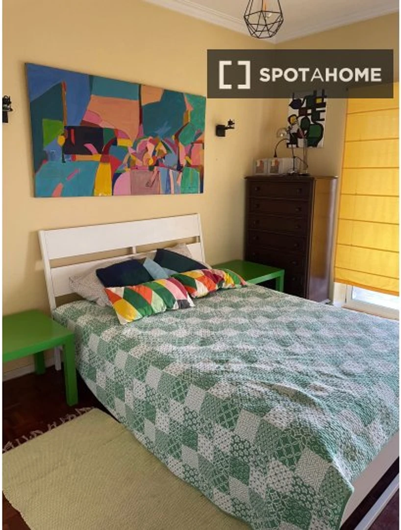 'de öğrenci dairesinde, tamamen mobilyalı kiralık oda