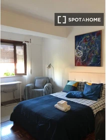 Habitación privada en Av. Infante Dom Henrique, 2775 Parede, Portugal, imagen 4 de 19