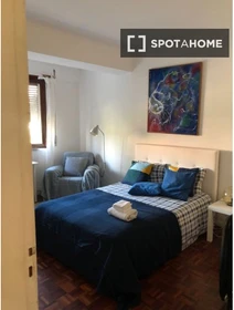 Habitación privada en Av. Infante Dom Henrique, 2775 Parede, Portugal, imagen 6 de 19
