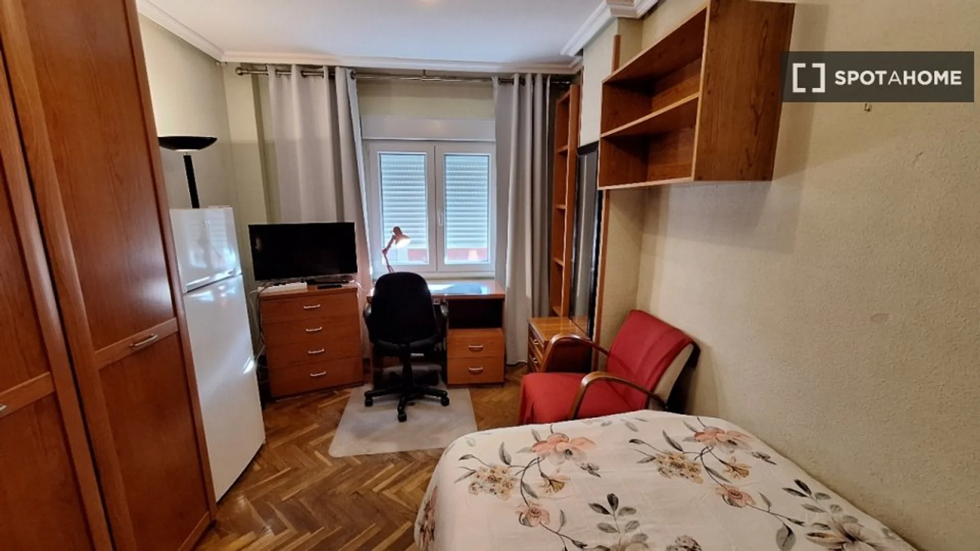  bölgesinde konforlu ve ferah öğrenci odası