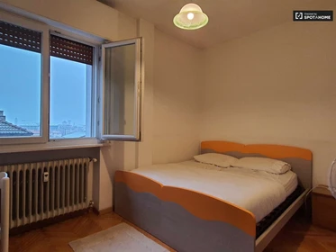 Habitación privada muy luminosa en Trento