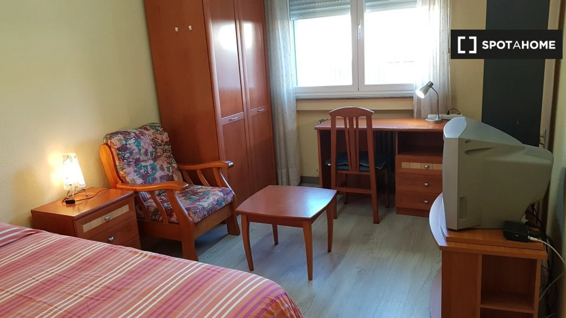 Öğrenciler için rahat oda  bölgesinde mevcut