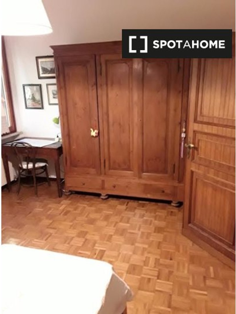 Perugia de çift kişilik yataklı kiralık oda