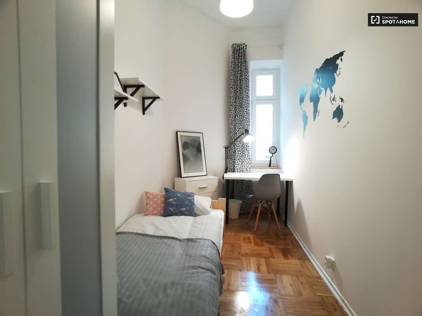 Room for rent with double bed warszawa