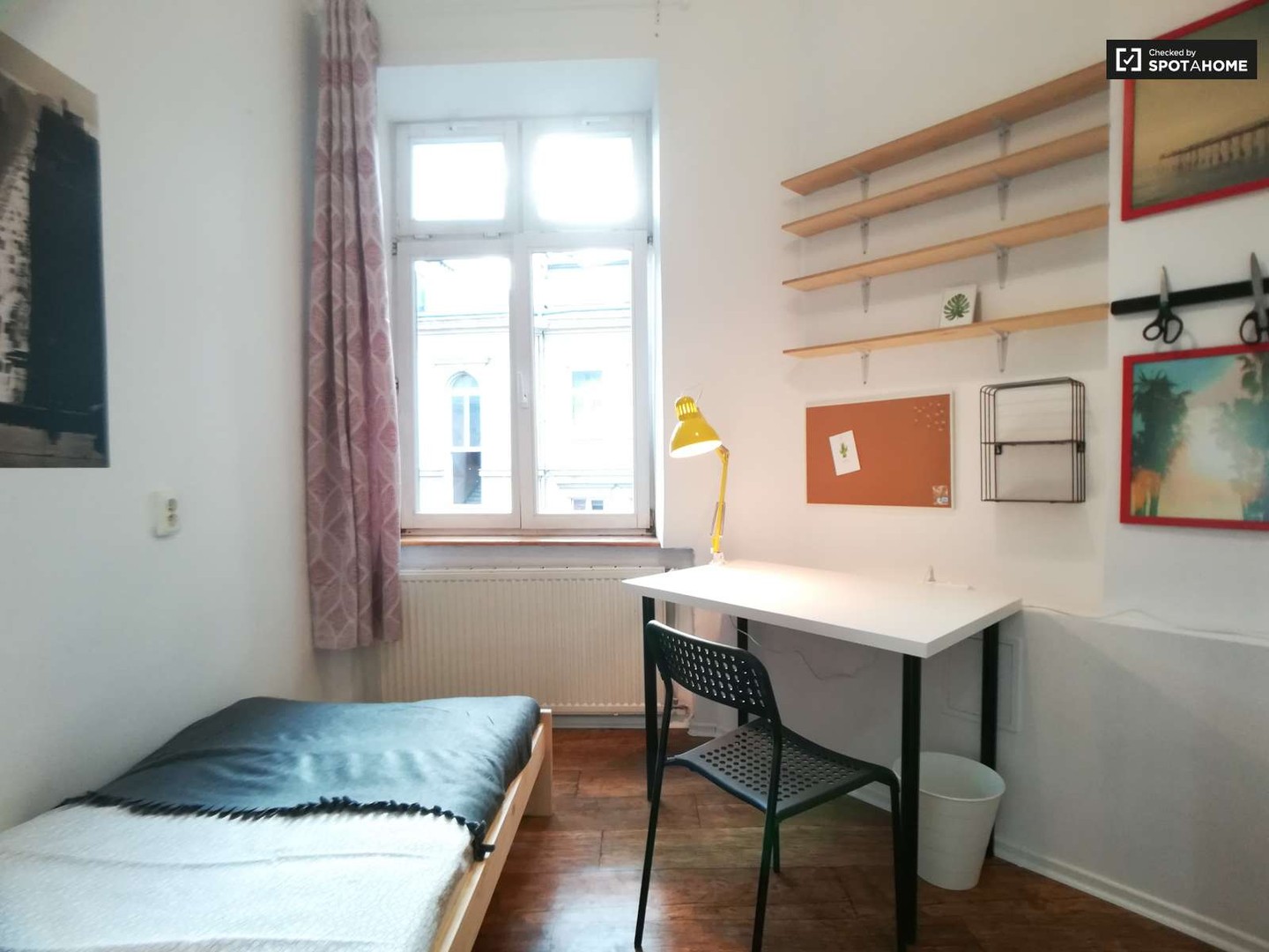 Renting rooms by the month in warszawa