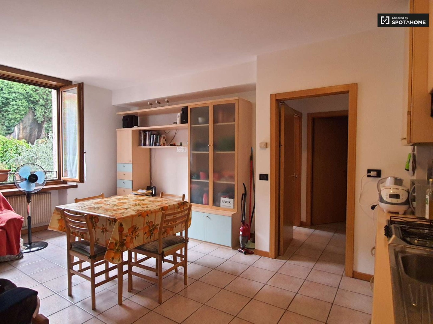 Entire fully furnished flat in Trento
