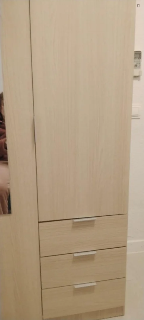 bölgesinde uygun konuma sahip ekonomik öğrenci odası