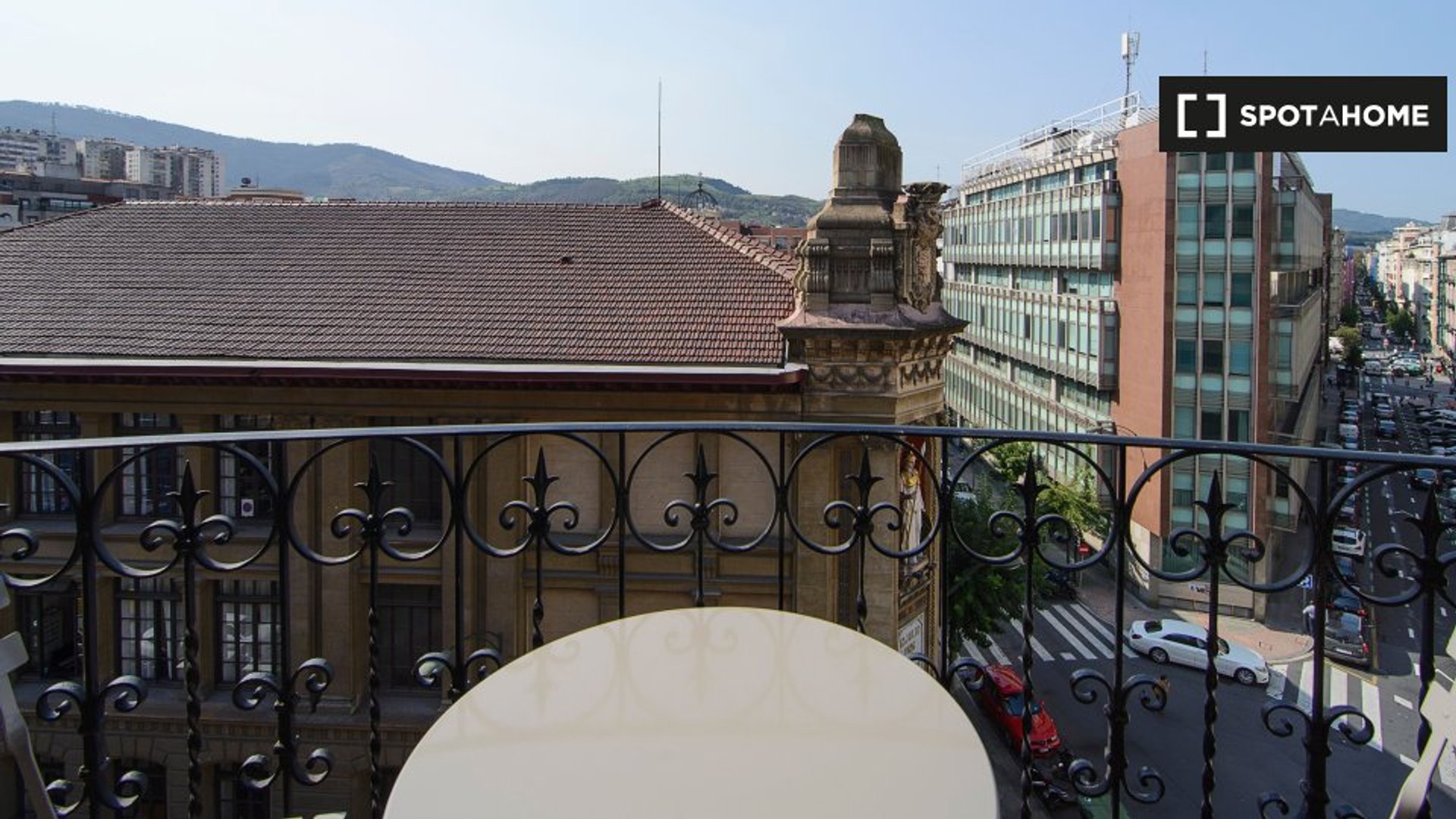 Nowoczesne i jasne mieszkanie w Bilbao