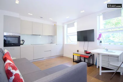 Entire apartment at 222 Uxbridge Rd, Shepherd's Bush, London W12 7JD, UK, image 1 of 10