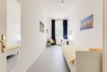 Quarto para alugar num apartamento partilhado em Praha