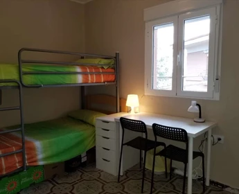 Habitación en alquiler con cama doble Sevilla