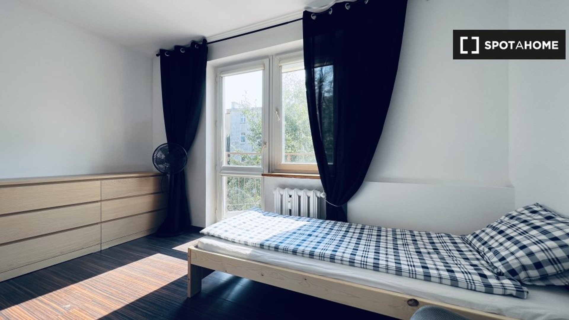 Quarto para alugar com cama de casal em Wrocław