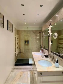 Quarto privado em Sonnenberger Straße, Nordost, imagem 9 de 10