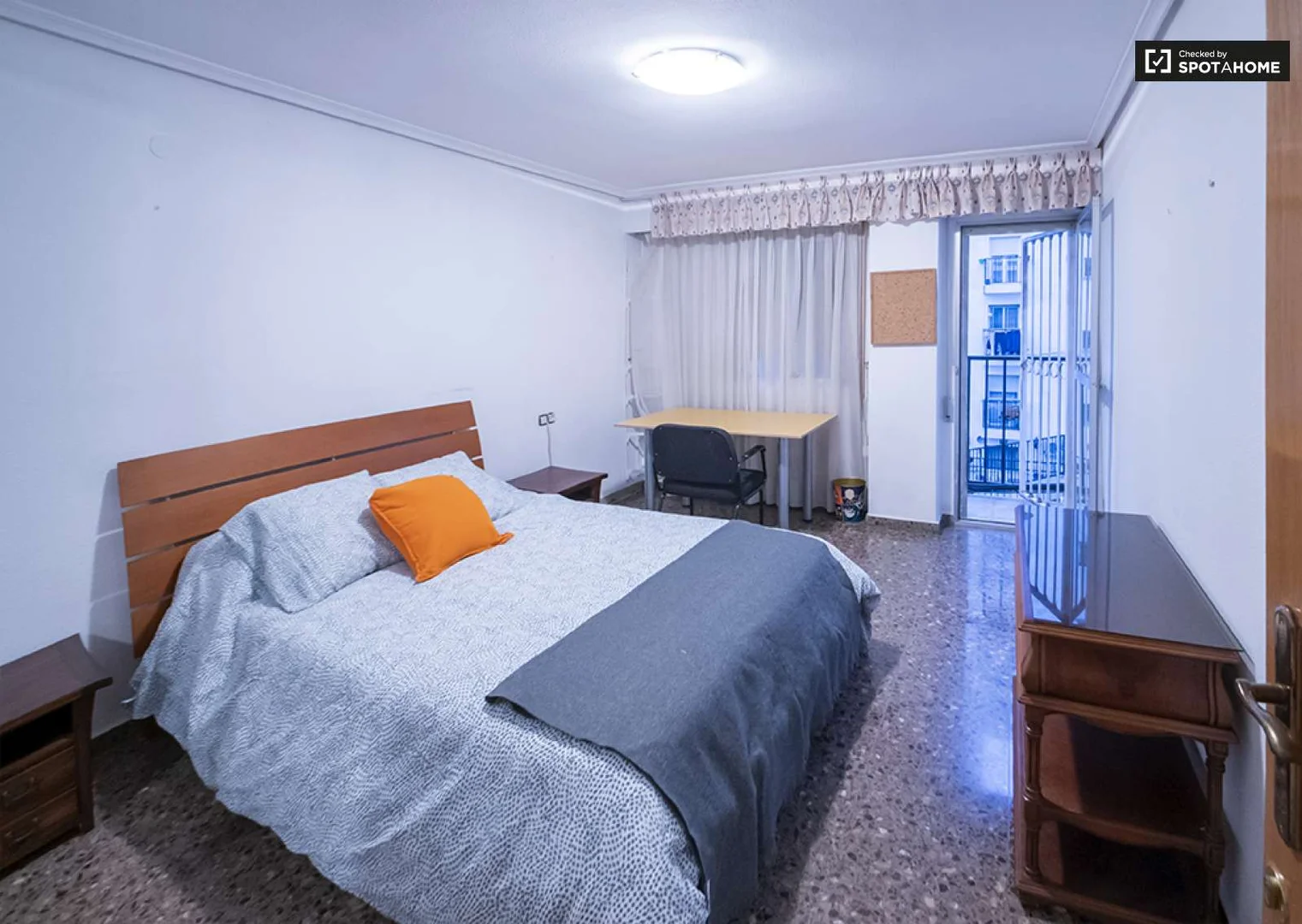 Camera accogliente per studenti disponibile a 