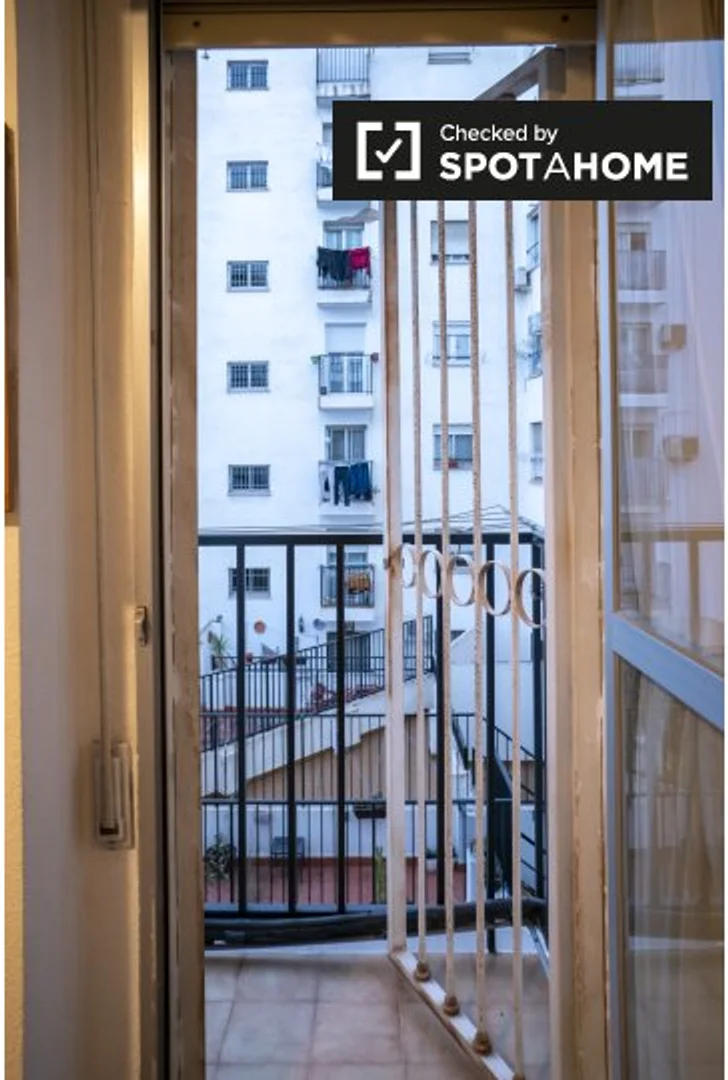 Camera per studenti economica con posizione comoda a 