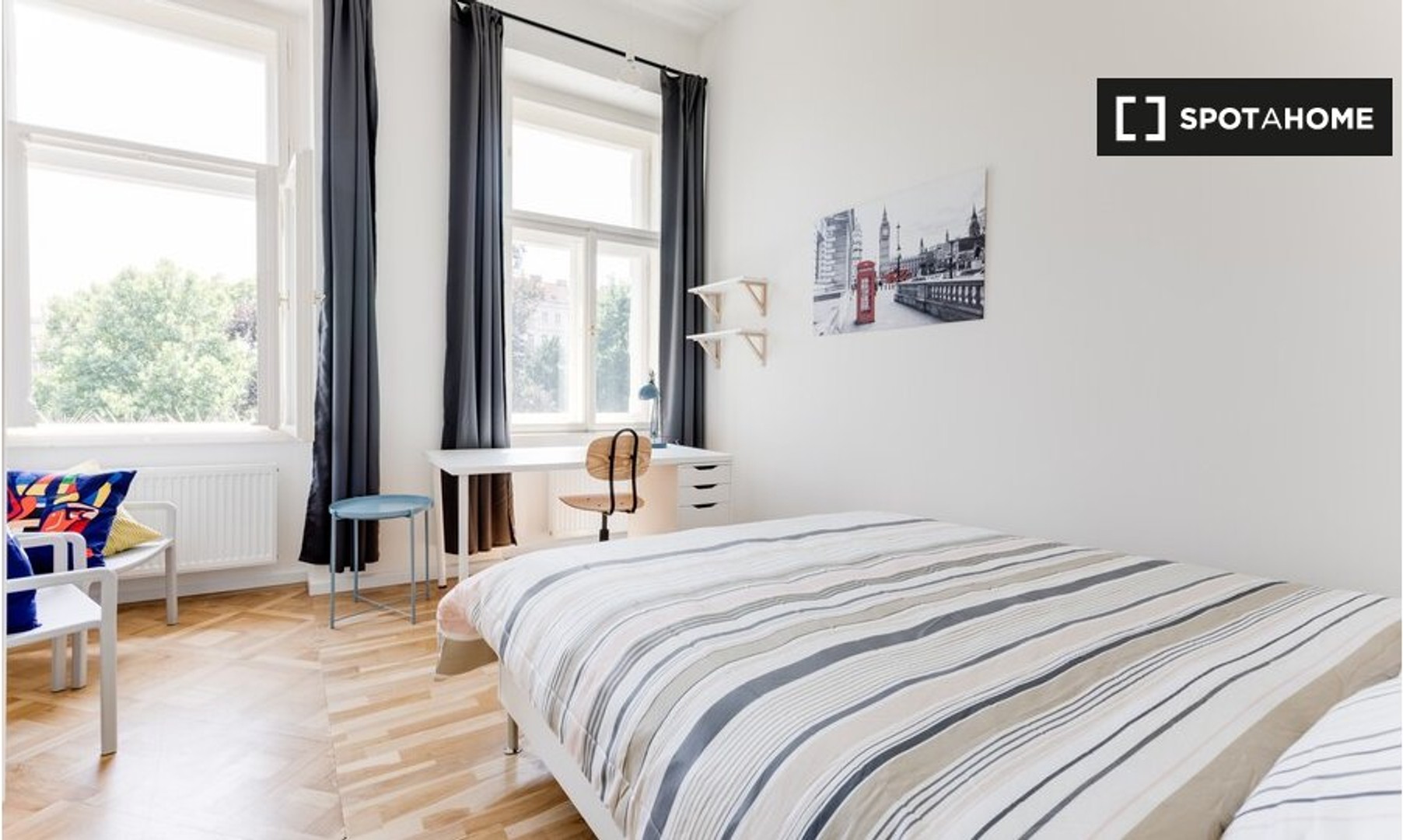 Quarto para alugar num apartamento partilhado em Praga