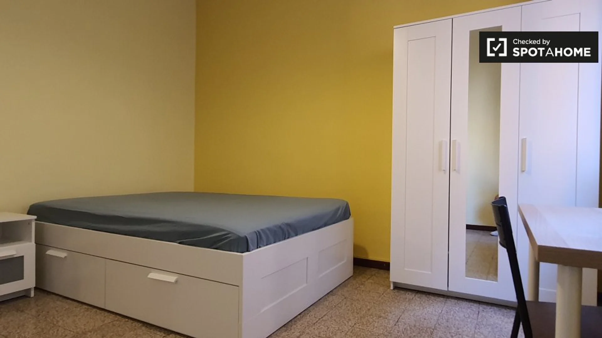 Quarto de estudante económico com localização conveniente em