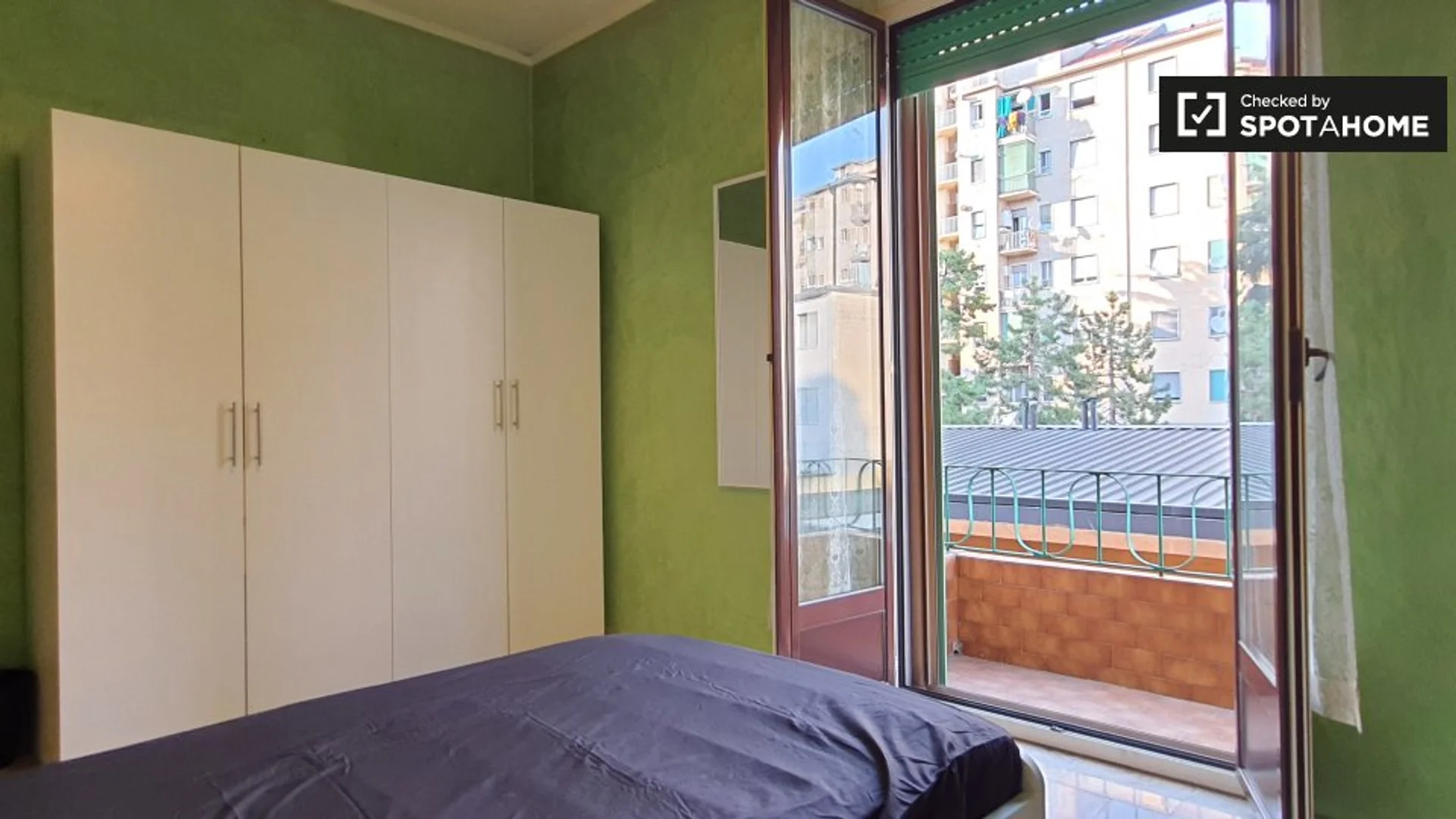 Economical student room with convenient location in 